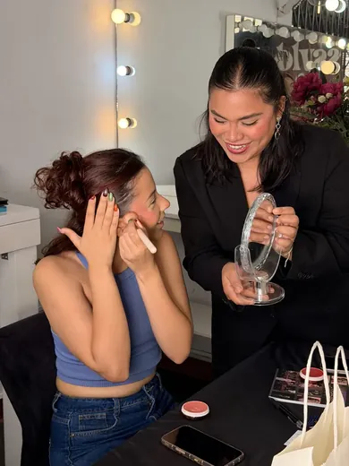 The Beauty School · práctica, backstage y eventos de la carrera