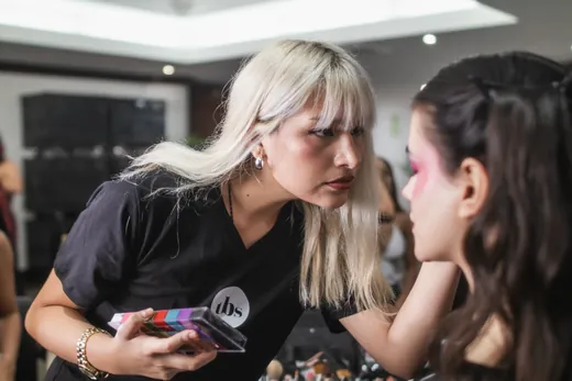 The Beauty School · práctica, backstage y eventos de la carrera