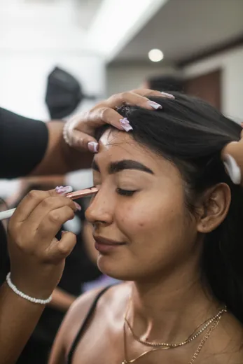 The Beauty School · práctica, backstage y eventos de la carrera