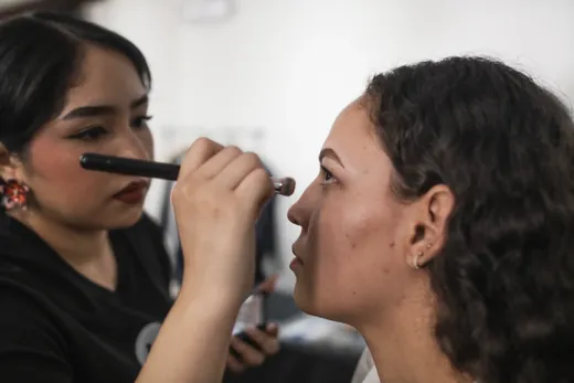 The Beauty School · práctica, backstage y eventos de la carrera