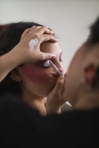 The Beauty School · práctica, backstage y eventos de la carrera